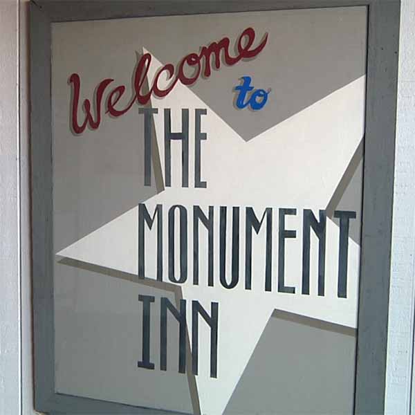 Welcome to the Monument Inn - Sign